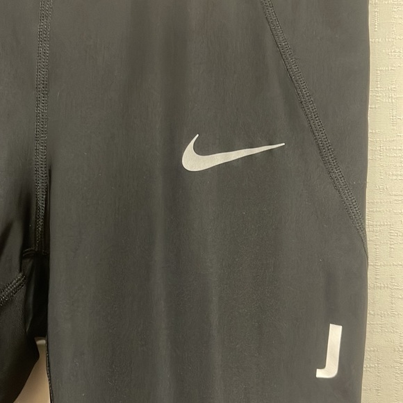 ✨Nike Tights✨✔️✨✔️✨ - Picture 2 of 7